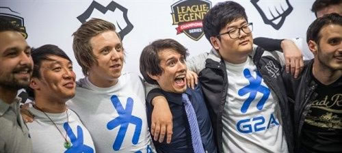 拳头撰文：黑马H2K下路基友的深厚感情