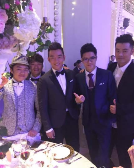 半鼻子踏入娱乐圈 若风参加黄晓明婚礼