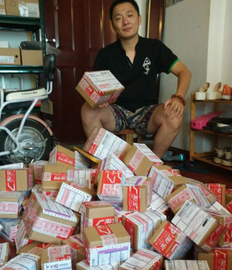 大哥视频回应吧友帖子：随手传递正能量