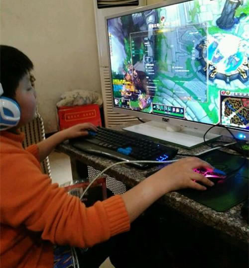 儿子痴迷LOL 父亲深感教子无方跳河自杀
