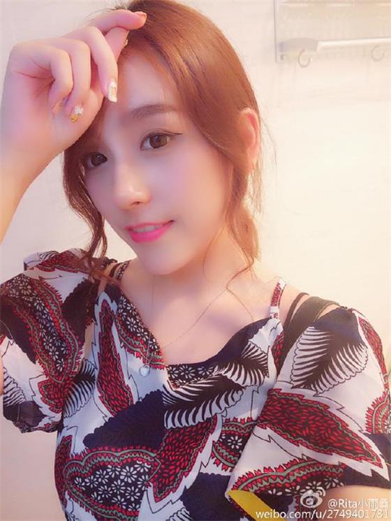 这么美是谁？LPL解说新面孔小雨桑