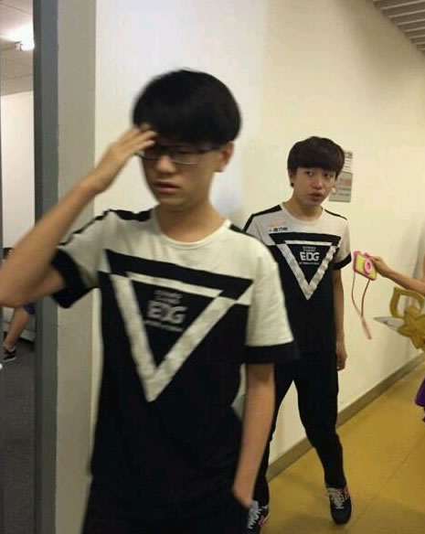 赛程改动IG对战提前 疑似EDG羊驼身体不适