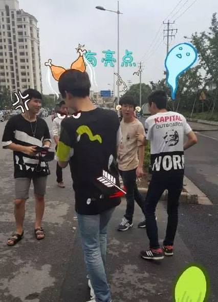 拳头官方微博祝贺 我婊imp可爱卖萌秀翻全场