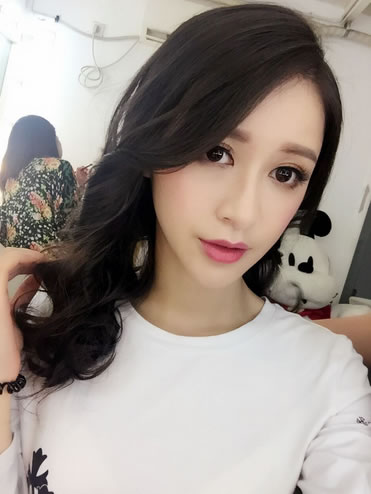 第一电竞女神有多美？虎牙直播邀您见证