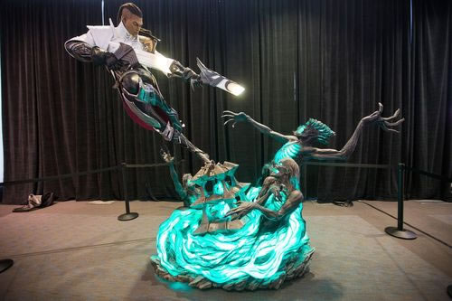 Riot制作英雄史诗雕像：净化者卢锡安