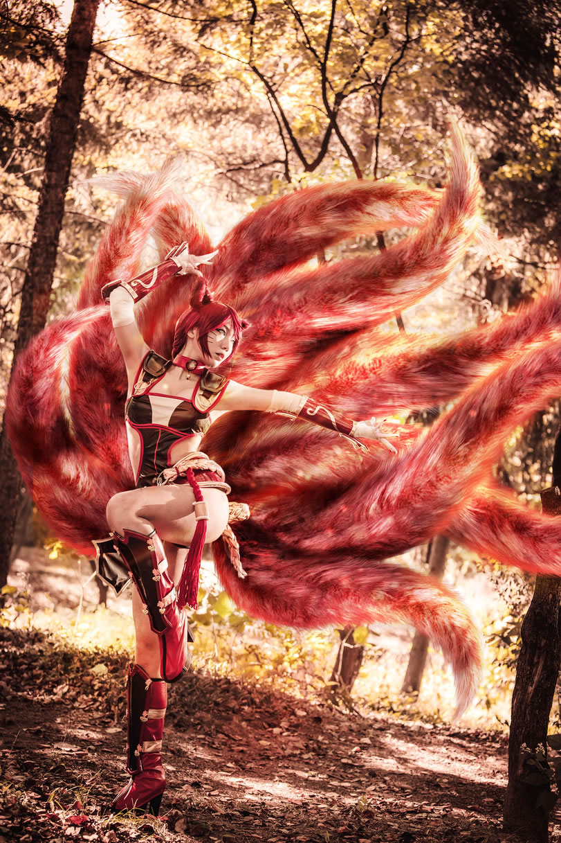 妖艳的火红诱惑！焰尾妖狐<a href=/yingxiong/ahri/ target=_blank class=infotextkey>阿狸</a>COS