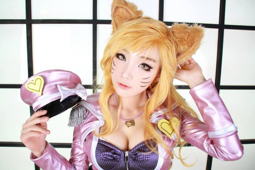粉色诱惑魅惑时代 偶像歌手<a href=/yingxiong/ahri/ target=_blank class=infotextkey>阿狸</a>COS
