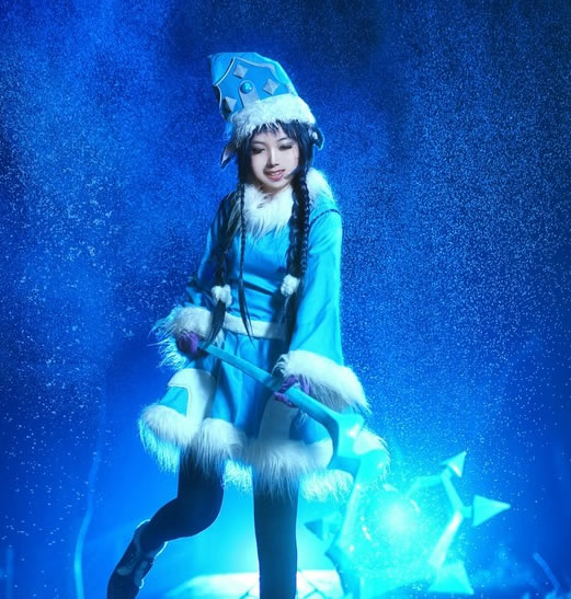 跟我一起奇思妙想 冰雪节璐璐COS