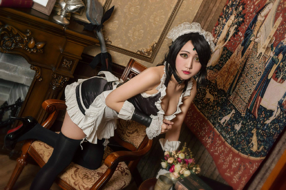 胸大肥臀的.豹女