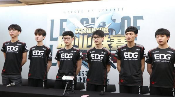 EDG赛后群访<a href=/gaoshou/deft/ target=_blank class=infotextkey>Deft</a>：没觉得meiko长得帅