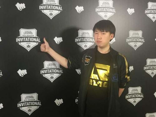 外国网友议中韩战：小虎杀<a href=/gaoshou/faker/ target=_blank class=infotextkey>Faker</a>像玩一样