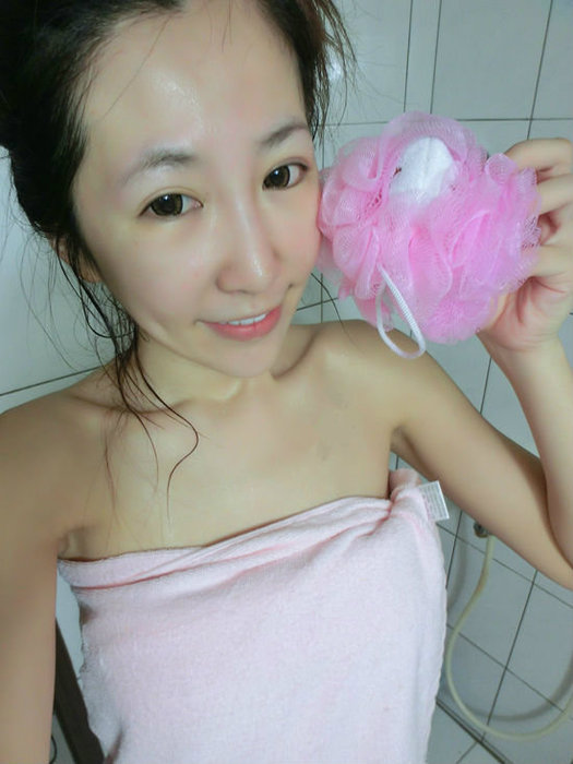 台湾电竞女主播“球王”贝拉网络爆红