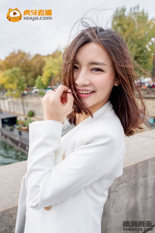 开年重磅 电竞第一女神Miss天价签约虎牙直播