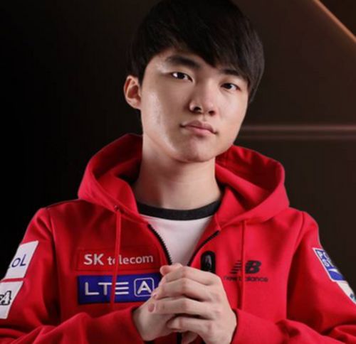 <a href=/gaoshou/faker/ target=_blank class=infotextkey>Faker</a>：不想谈恋爱 可以的话想COS个EZ