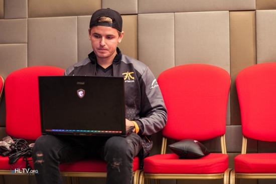 我行我上！Fnatic战队宣布教练将顶替选手出战联赛