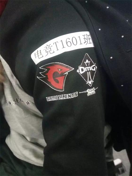 电竞专业：心甘情愿被实验的孩子
