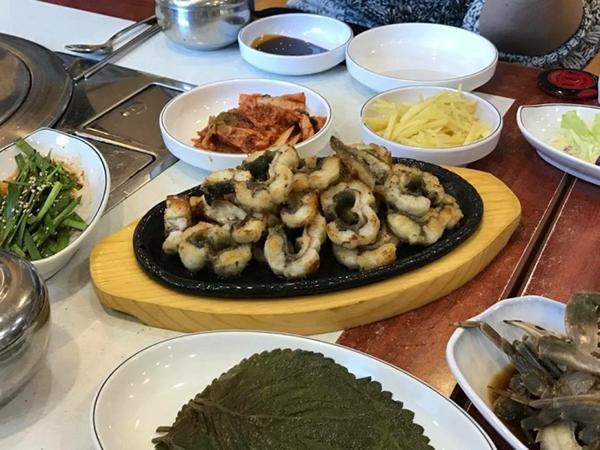 正式加入KT！Pawn于Deft的银河战舰亮相