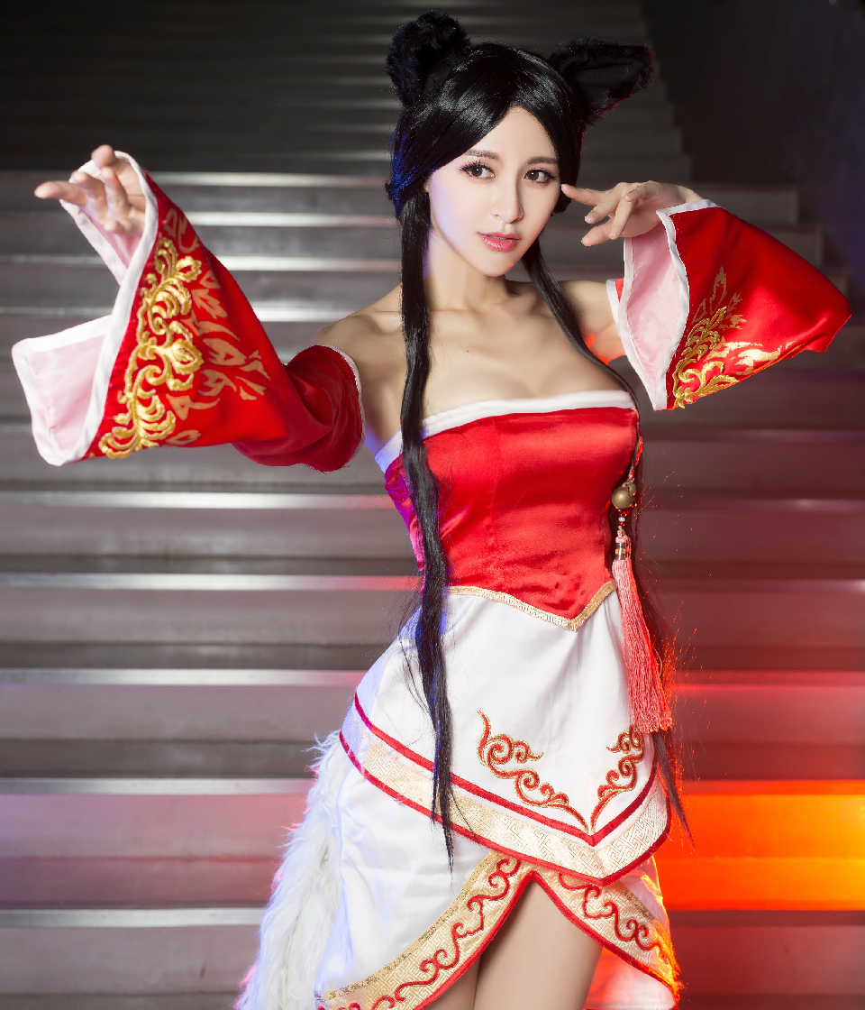 震慑人心的<a href=/yingxiong/ahri/ target=_blank class=infotextkey>阿狸</a>