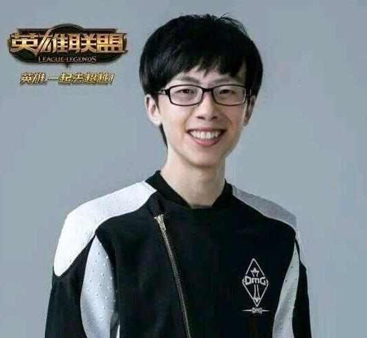 LOL职业比赛31连败，网友：从未见过这么开心的笑容！