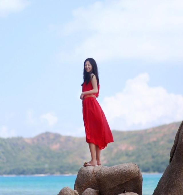 LOL女主播小苍发这样的微博，网友：扎心了，老苍！