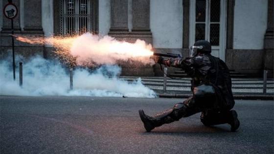 巴西爆发全国罢工 季中赛安全成隐患