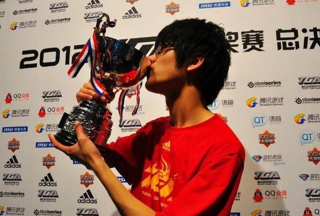 <a href=/gaoshou/weixiao/ target=_blank class=infotextkey>微笑</a>一句话评价若风，网友：别再黑了