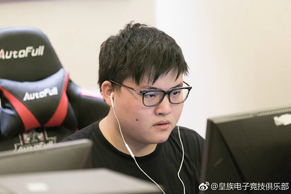 六年职业白了少年头 Uzi能否更进一步