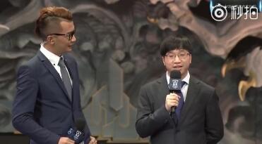 Tabe率队暴打日本队，赛后采访任栋这个小动作很暖心！