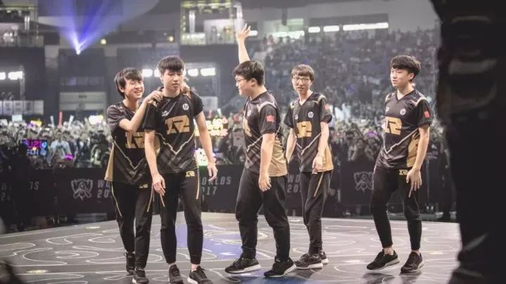 五年，致UZI