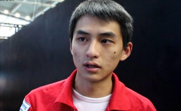 WE草莓感慨S7门票都在黄牛手上，黄牛亲述：加钱找主办方拿的