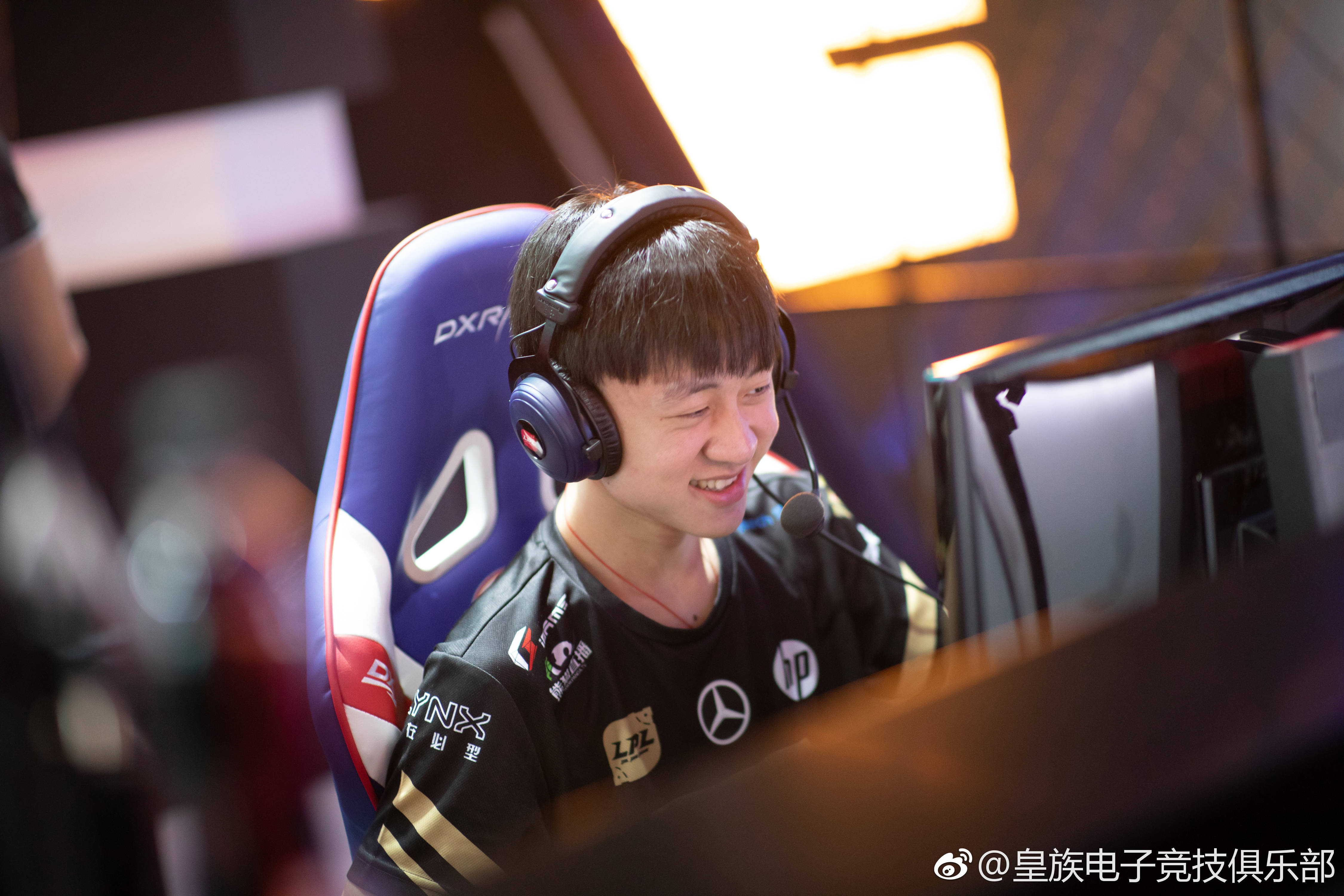 小明：UZI教会我很多非常享受他的陪伴