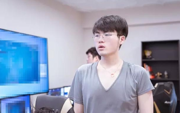 双打野随行？RNG疑似公布S8出征阵容