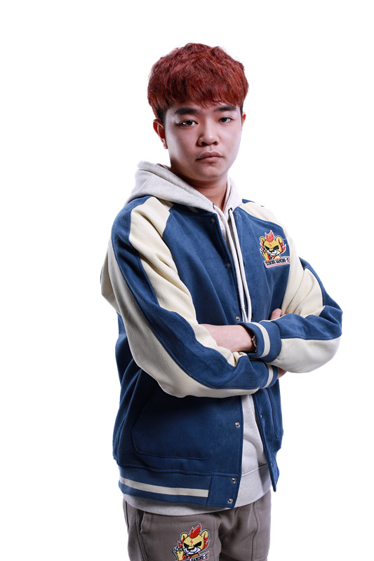 S8迎来最精彩比赛 SNG队员观赛也加班