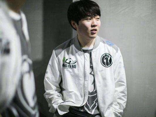 LOL：S9赛季Rookie不是韩援了！根据拳头规定满四年即算本土选手