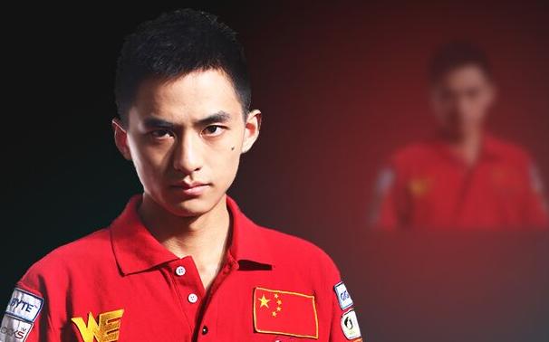 LOL草莓谈Theshy：他是我见过最强的上单，就算Khan也没法和他比！