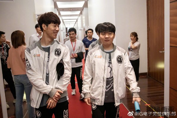余霜微博发长文道歉 王思聪：没事小事