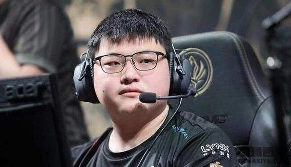 期待再次交手 Caps父亲和UZI推特互动