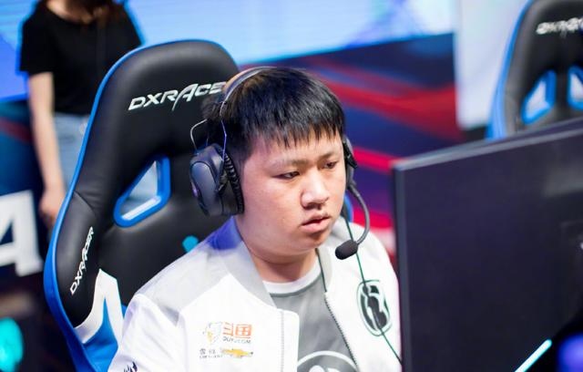 蕉太狼的表现在国外已成功圈粉，<a href=/gaoshou/faker/ target=_blank class=infotextkey>Faker</a>又一次成功躺枪