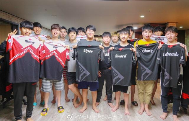 和GRF集训毫无成效？WE惨败RNG引热议，网友：他们到底去干嘛了