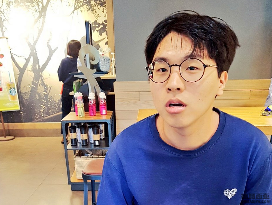 许久未露面 Bengi现身SKT比赛现场