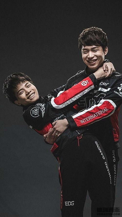火出新高度！10086竟然都知道EDG