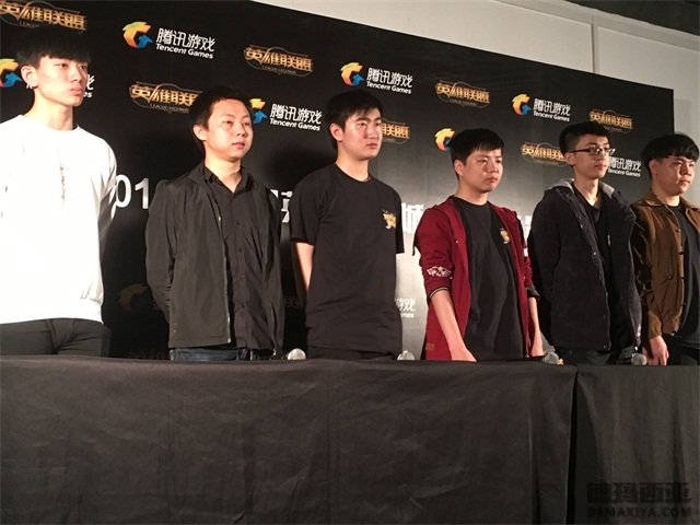 城市争霸赛冠军采访 顶着WE的牌子压力大