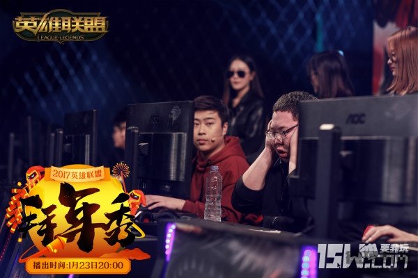 五五开深情凝视PDD