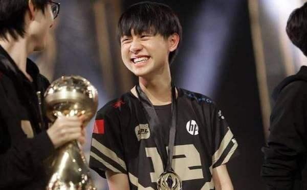 奥咪咪：Uzi给Ming的帮助无人能比，他们相互成就