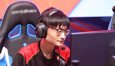 Tian杀回韩服王者千分 却遭管泽元毒奶