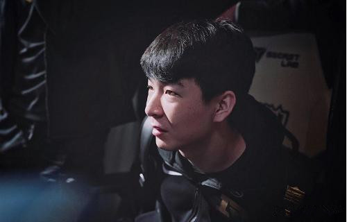 狼行与Huni 小组赛前半段最意外的两人