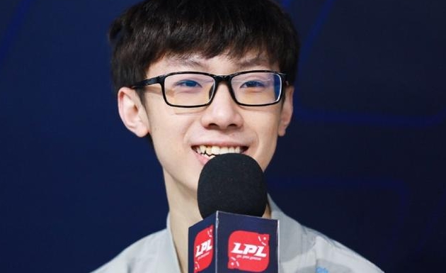 IG晋级世界赛宝蓝发博：饱蓝今天饱了