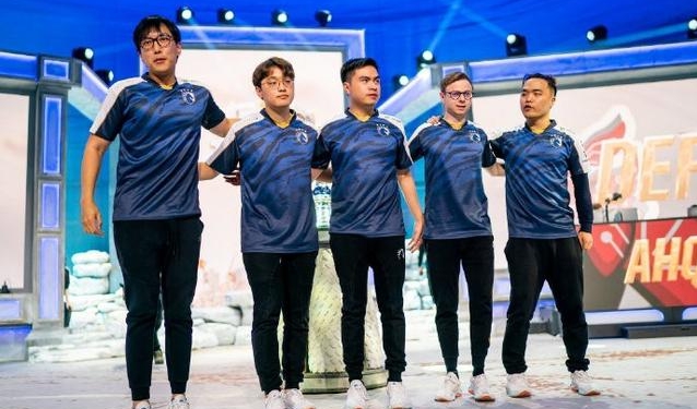 小组赛总评：LCK高歌猛进LPL冷暖自知