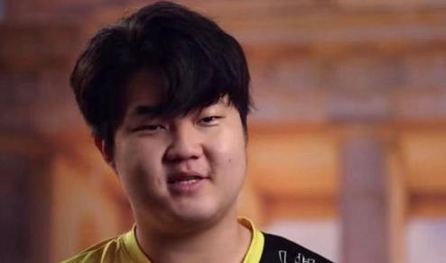 狼行与Huni 小组赛前半段最意外的两人