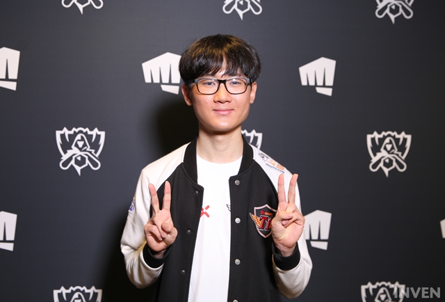 SKT<a href=/zhiye/fuzhu/ target=_blank class=infotextkey>辅助</a>：比起RNG下路我们就是小宝宝